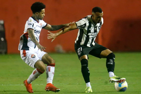Brasileirão: em gols marcados, Botafogo passa Palmeiras e vira líder