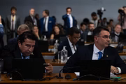 Os senadores Flavio Bolsonaro e Magno Malta participaram
