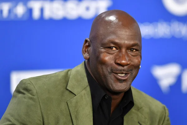 Cueca “bastante usada” de Michael Jordan vai à leilão por mais de R$ 2,5 mil