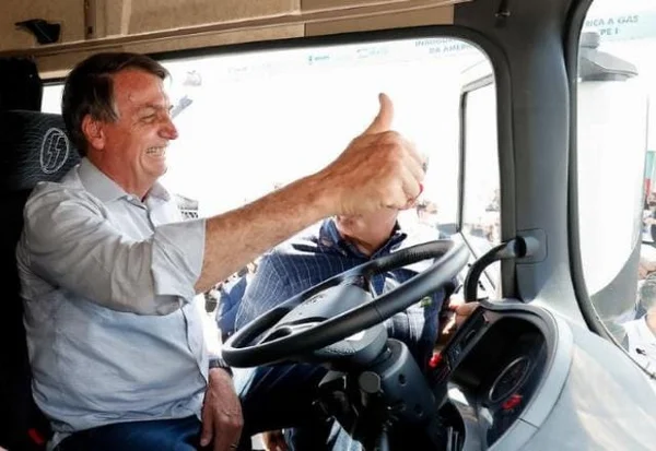 Bolsonaro caminhão