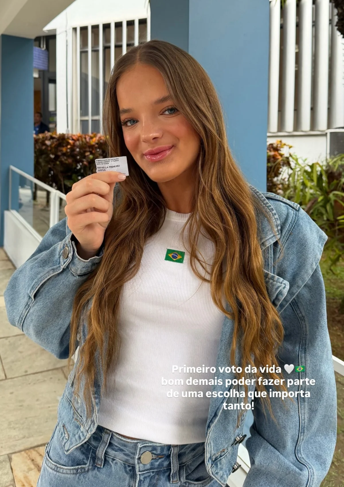 Rafaella Justus votou pela primeira vez. Rafaella Justus votou pela primeira vez.