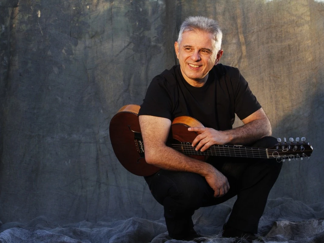 Roberto Corrêa sintetiza a arte da viola em DVD duplo