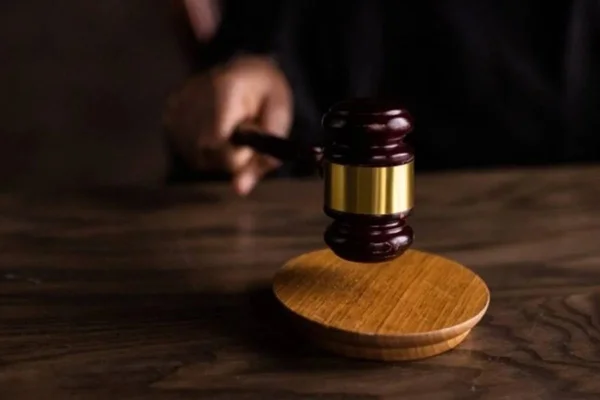 Médica é condenada por liderar grupo de tortura e extorsão