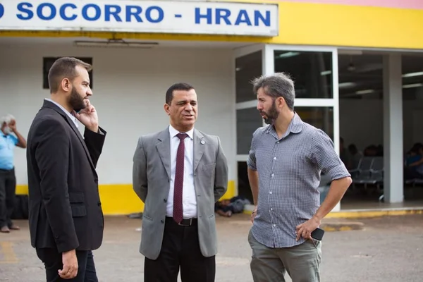 Deputados distritais Fabio Félix (Psol), Leandro Grass (Rede), Martins Machado (Republicanos) visitam o Hran