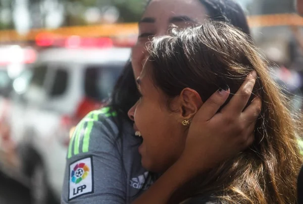 Alunos, pais e servidores relatam terror em ataque a escola de Suzano
