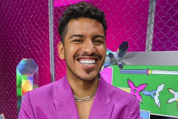 Cantor, youtuber e militante: conheça Spartakus, nome sondado pro BBB