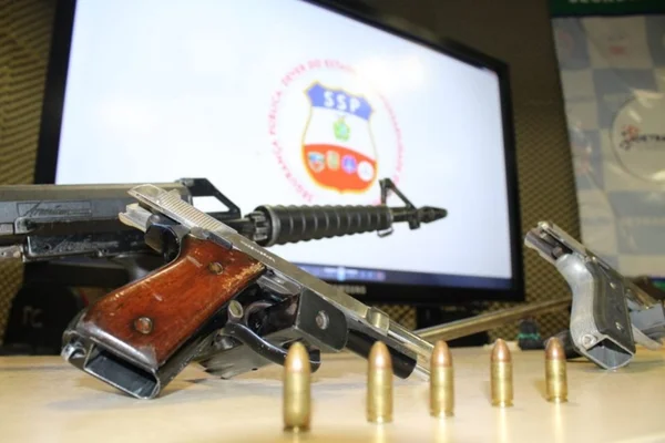 Foragido da justiça é recapturado com sete armas de fogo em Manaus