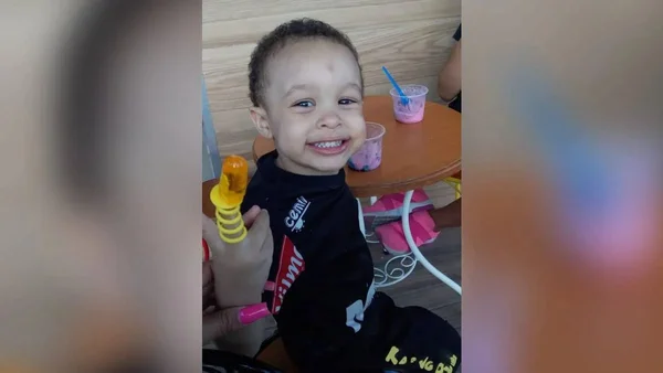 Criança morre por traumatismo craniano; pai e madrasta são suspeitos
