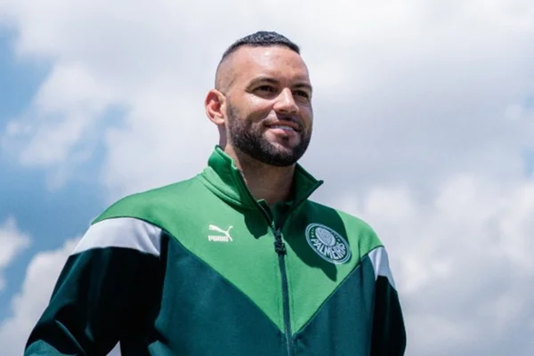 Weverton admite cobrança no Palmeiras por Paulistão