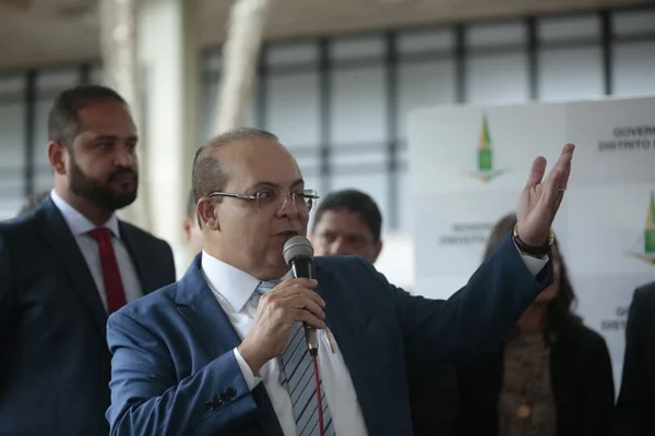 Ibaneis cancela ida a Miami e adia chance de Prudente assumir o GDF