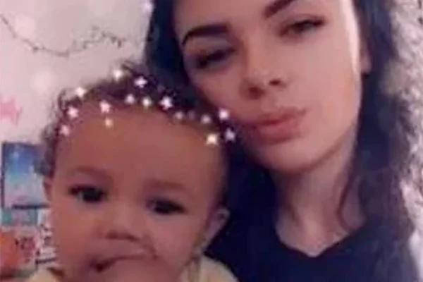 Homem leva fora de mulher e atira na cabeça da filha dela de 10 meses