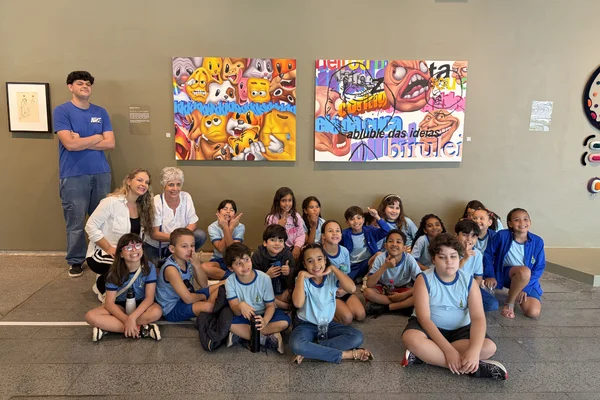 Constelações Contemporâneas: alunos da EC 413 Sul visitam mostra - destaque galeria