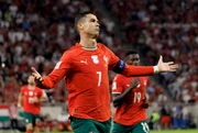 Cristiano Ronaldo está com 943 gols na carreira.