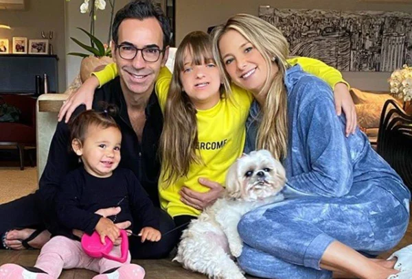 Ticiane Pinheiro posta foto fofa com Cesar Tralli e filhas: “Amor infinito”
