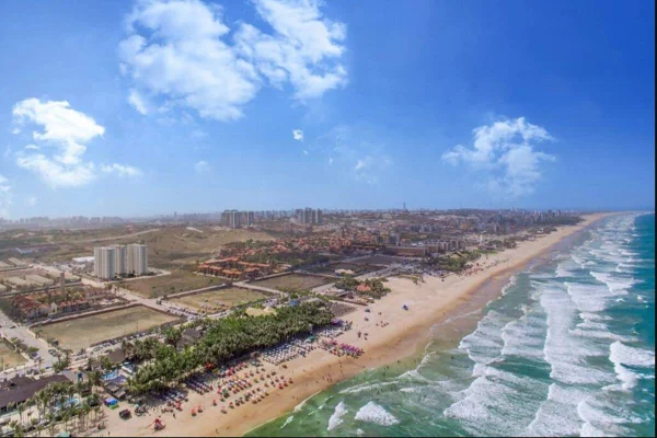 Foto colorida da Praia do Futuro cidades brasileiras - Metrópoles
