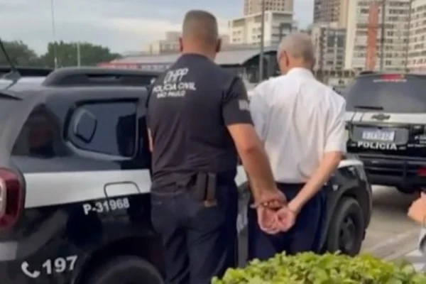 O piloto Sérgio Antônio Lopes, de 60 anos, preso no Aeroporto de Congonhas por abuso de menores - Metrópoles