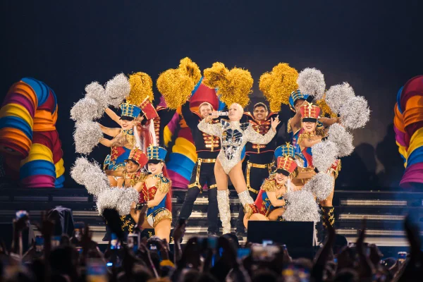 polêmica figurinos show da xuxa - metrópoles
