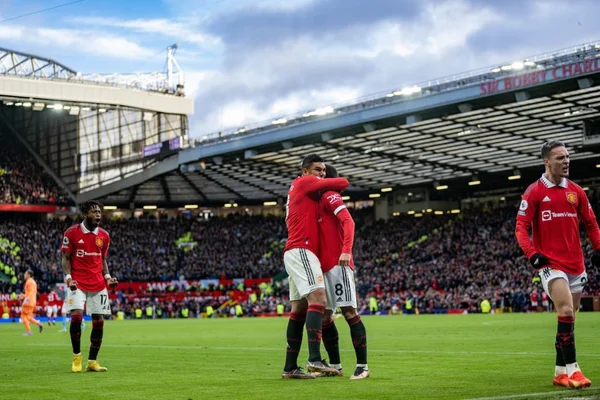 Brasileiros do United comemoram vitória em clássico - Metrópoles