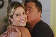 Leonardo dá um beijinho na filha, Jéssica Costa Leonardo dá um beijinho na filha, Jéssica Costa