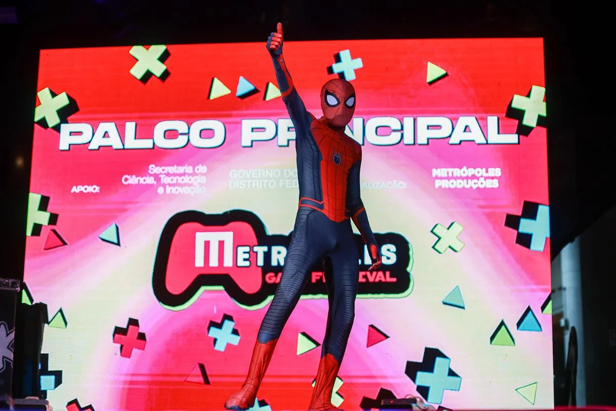 Criatividade e papelão: veja como foi o concurso LowCostPlay do Metrópoles Game Festival - imagem 11 Criatividade e papelão: veja como foi o concurso LowCostPlay do Metrópoles Game Festival - imagem 11