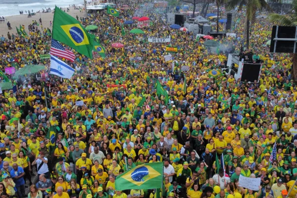 Rio de Janeiro - Apoiadores do ex-presidente Jair Bolsonaro participam de manifestação em Copacabana, neste sábado (7), Dia da Independência, no Rio de Janeiro - Metropoles-14