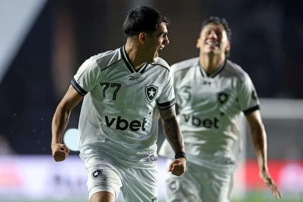 Botafogo provoca Vasco após vitória no clássico pelo Brasileirão; veja