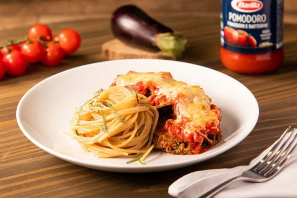 berinjela parmegiana com espaguete