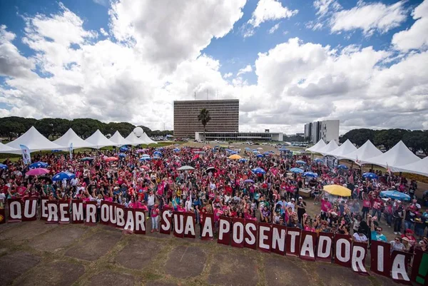 Servidores do DF acionarão Justiça contra “decisão desumana” do TCU