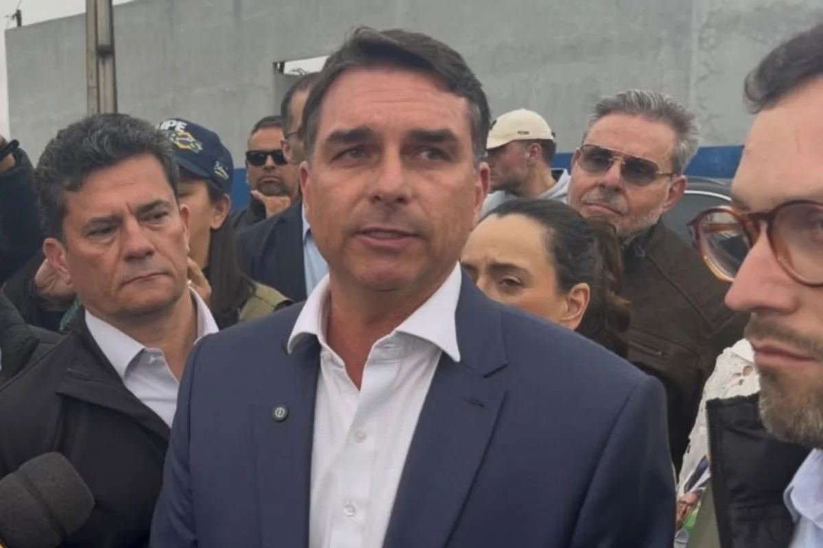 Flávio Bolsonaro esconde presidente do PL acusado de não apoiá-lo na BA - imagem 2 Flávio Bolsonaro esconde presidente do PL acusado de não apoiá-lo na BA - imagem 2