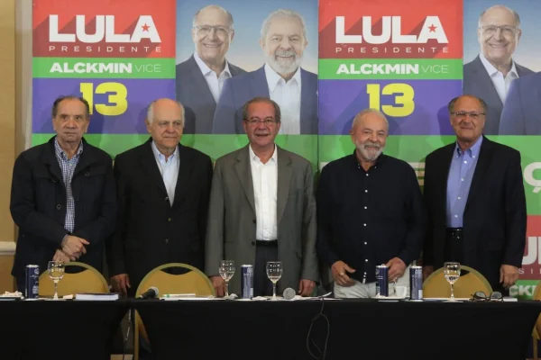 Lula reúne aliados para o 2° turno, incluindo ex-presidentes do PSDB