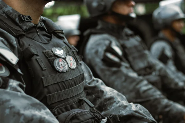 PCC: Dama do Crime é presa ao sair de centro de estética