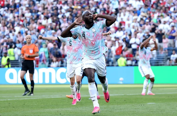 Lukaku comemorando gol pela Bélgica na Copa do Mundo