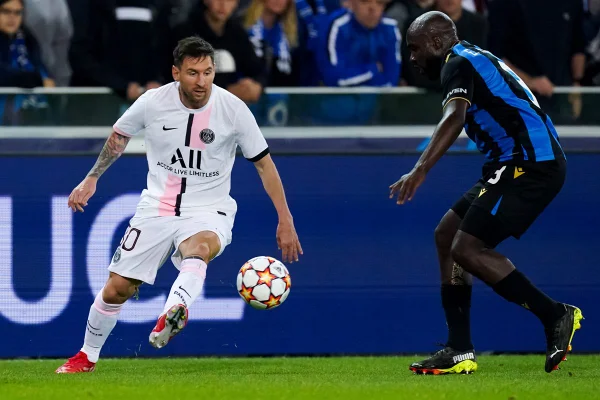 Goleiro tira onda com trio MNM, do PSG: “Não tive muito trabalho”