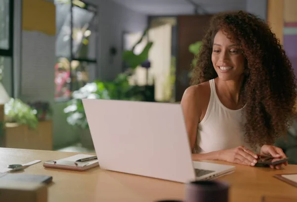 Nova campanha da Vivo traz atriz Taís Araujo como protagonista