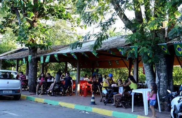 Clientes se recusam a pagar conta e peixaria vira palco de pancadaria