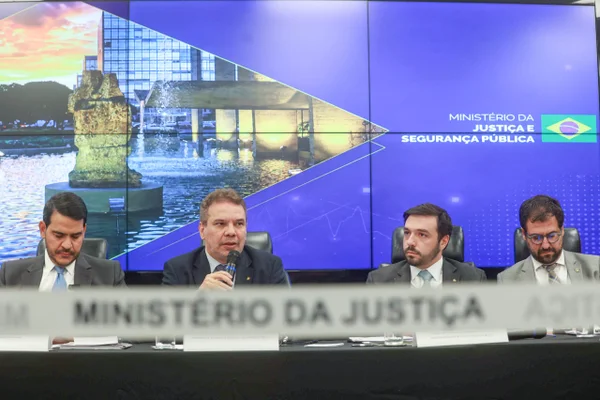 Governo cobra Discord por descumprir leis do Brasil e ameaça novas medidas - destaque galeria Governo cobra Discord por descumprir leis do Brasil e ameaça novas medidas - destaque galeria