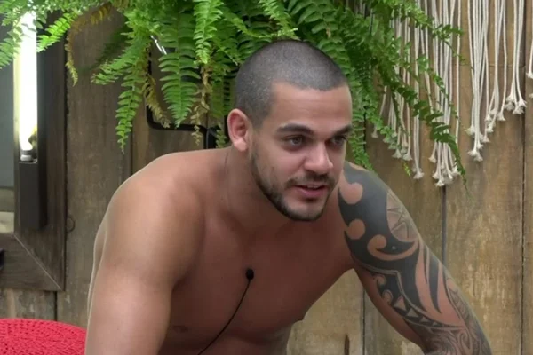 Caique Aguiar pode ser o novo Marcos Harter em A Fazenda 2018. Entenda