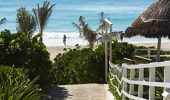 Justiça determina a interdição de beach clubs em Jurerê Internacional