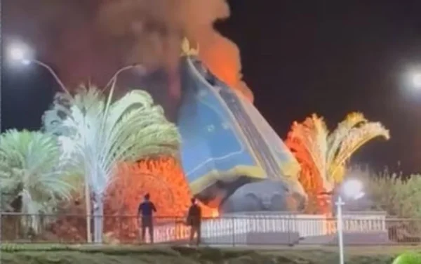 imagem colorida imagem nossa senhora desaba incêndio goias