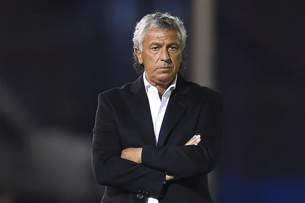 Jornal: técnico chileno do Bétis está na mira da Seleção Brasileira