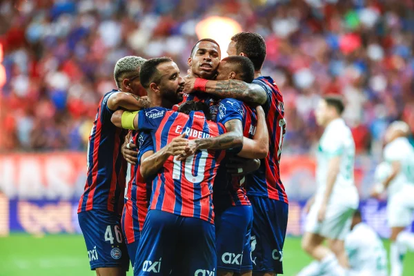 Imagem colorida do jogo entre Bahia x Juventude