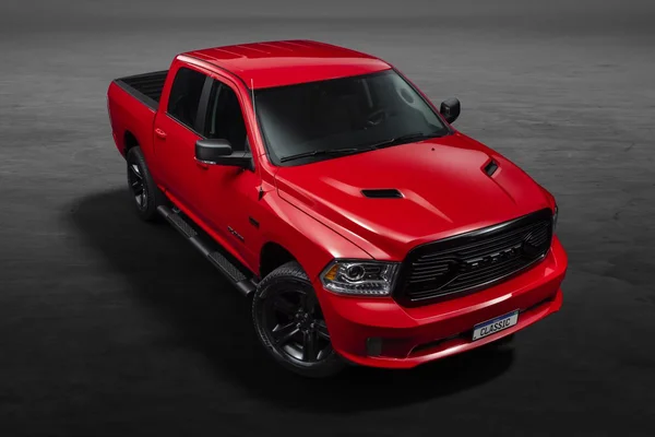 Nova Ram Classic: R$ 360 mil e motor de 400cv para condutor de CNH B