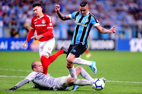 Em falta de Lomba, Luciano já estava impedido. Expulsão correta?