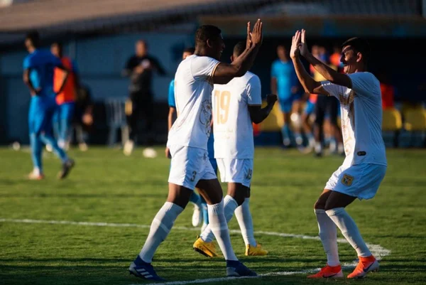Brasiliense vence o Real e dá o primeiro passo rumo à final do Candangão