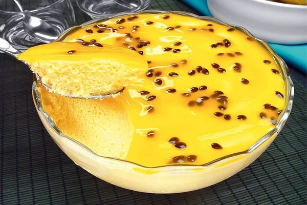 Refrescantes! Aprenda 6 receitas de maracujá na travessa para saborear