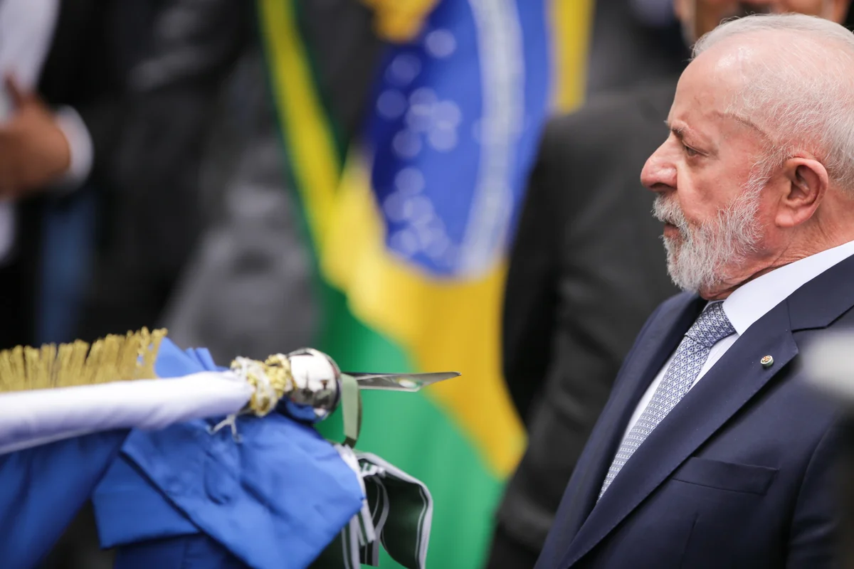 Com Lula, Exército reforça defesa contra ameaças internacionais; vídeo - imagem 7 Com Lula, Exército reforça defesa contra ameaças internacionais; vídeo - imagem 7