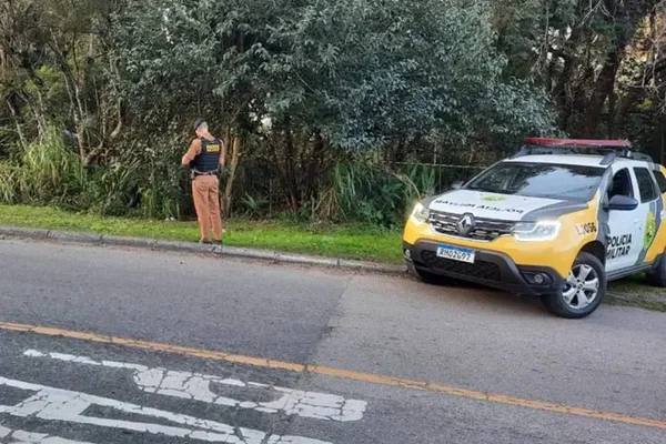Imagem mostra local em que criança localizou um corpo no rio - Metrópoles