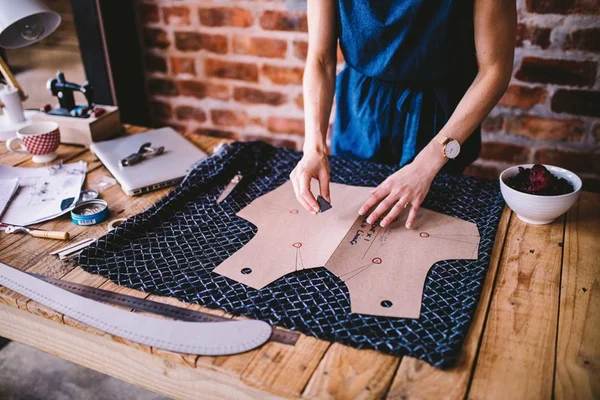 Senac promove cursos profissionalizantes na área da moda. Confira