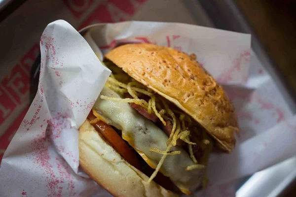 Páprica Burger lança Chimichurri, hambúrguer com inspiração argentina
