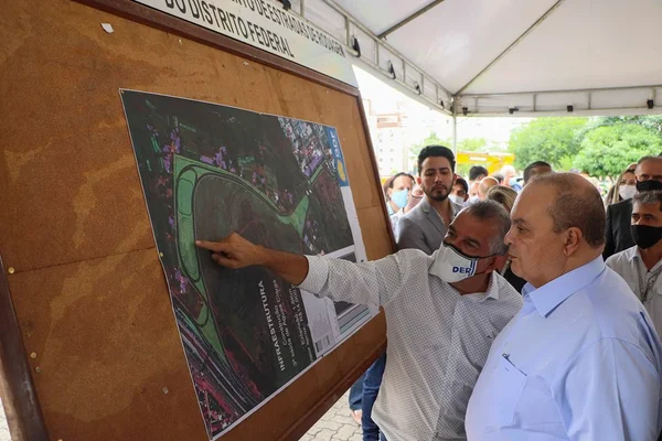 Ibaneis assina ordem de serviço para 3ª saída de águas claras